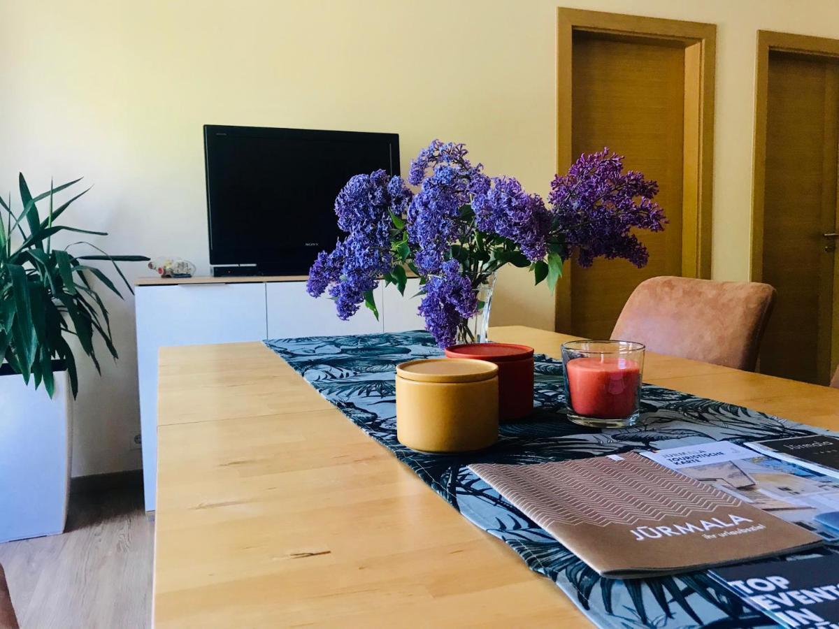 Family Apartment 100M From The Beach Jūrkalne Eksteriør bilde
