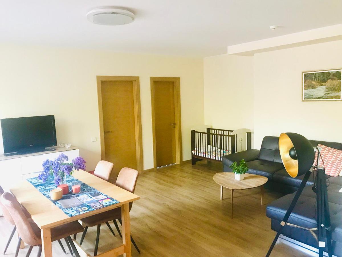Family Apartment 100M From The Beach Jūrkalne Eksteriør bilde